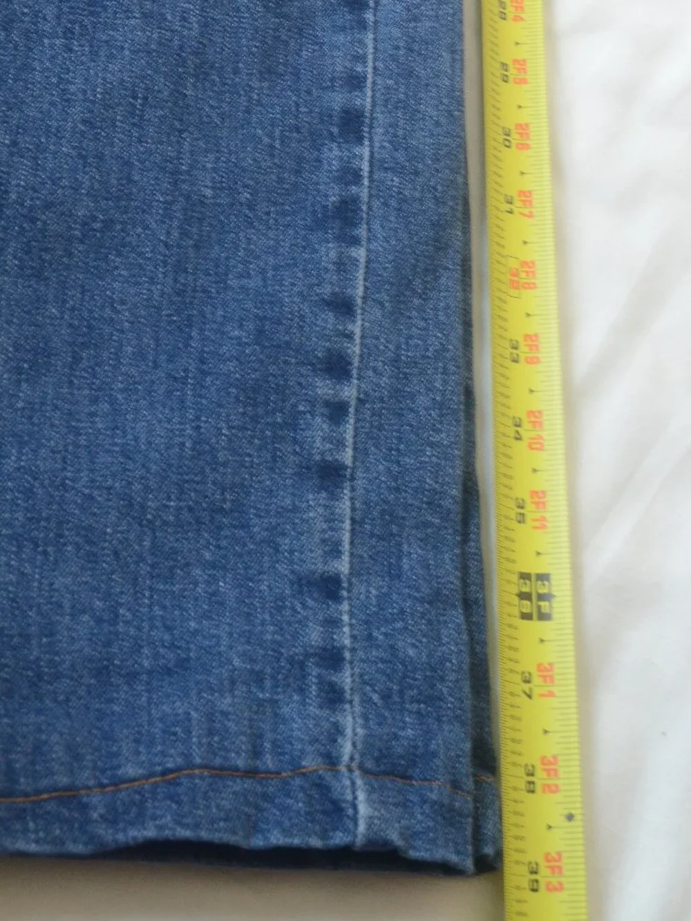 Levis measurements tag